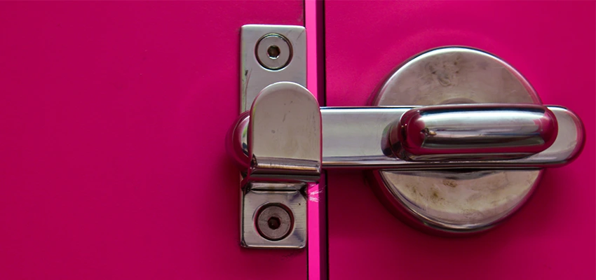 Childproof Gate Lock in Roselle Park, New Jersey