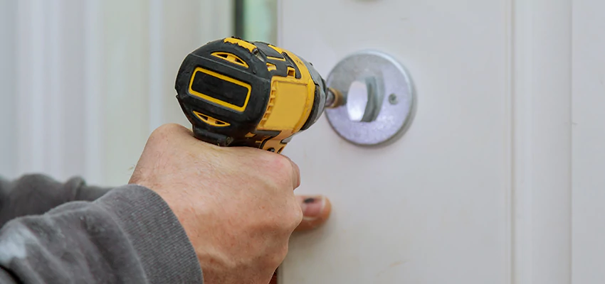 Street Locksmith For Smart Lock Repair in Roselle Park, NJ